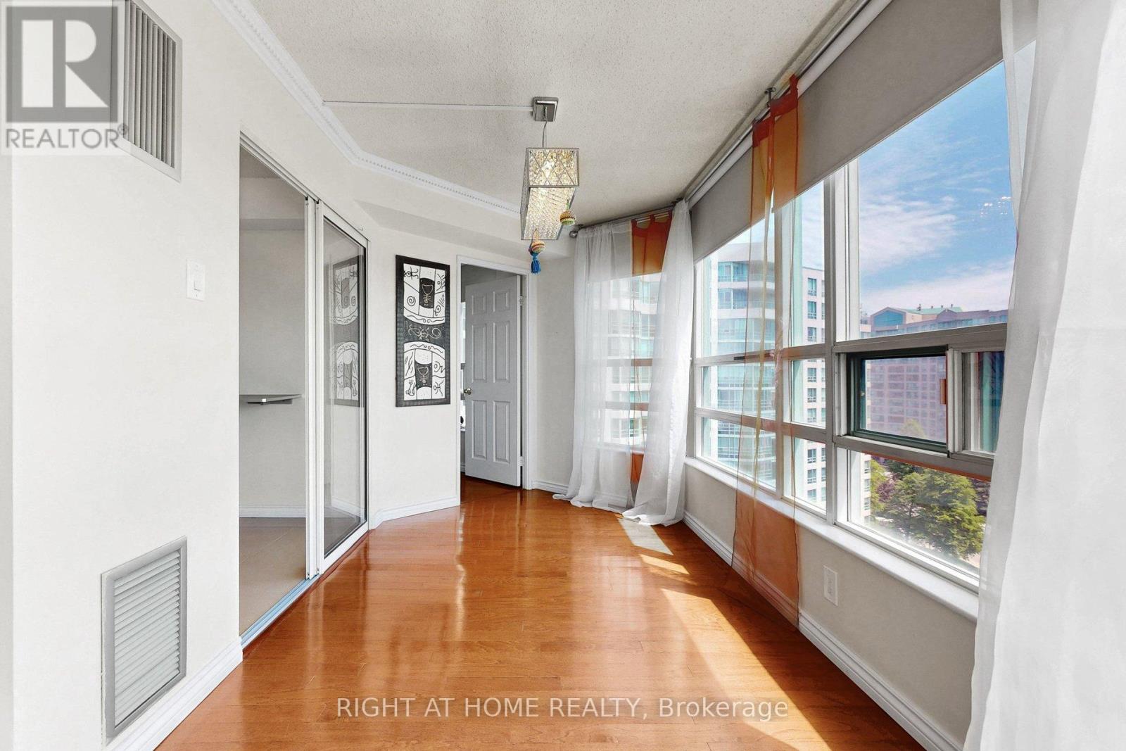 #1120 7805 BAYVIEW AVENUE - 14