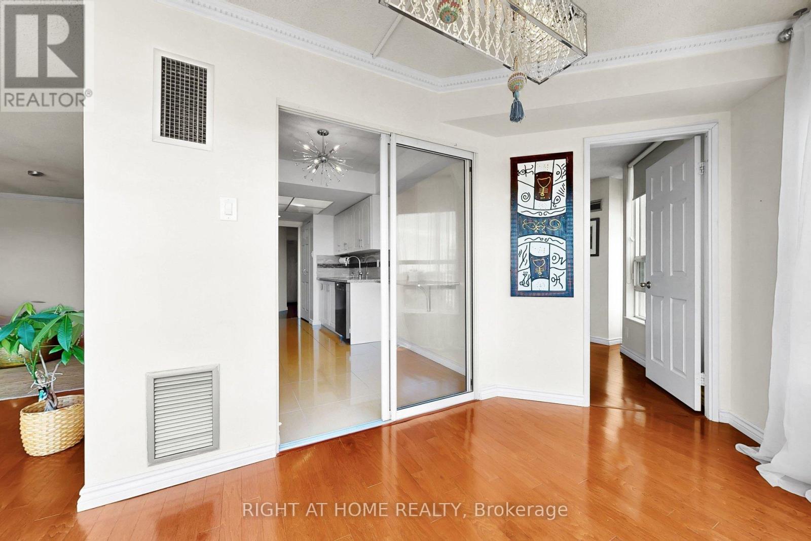 #1120 7805 BAYVIEW AVENUE - 15