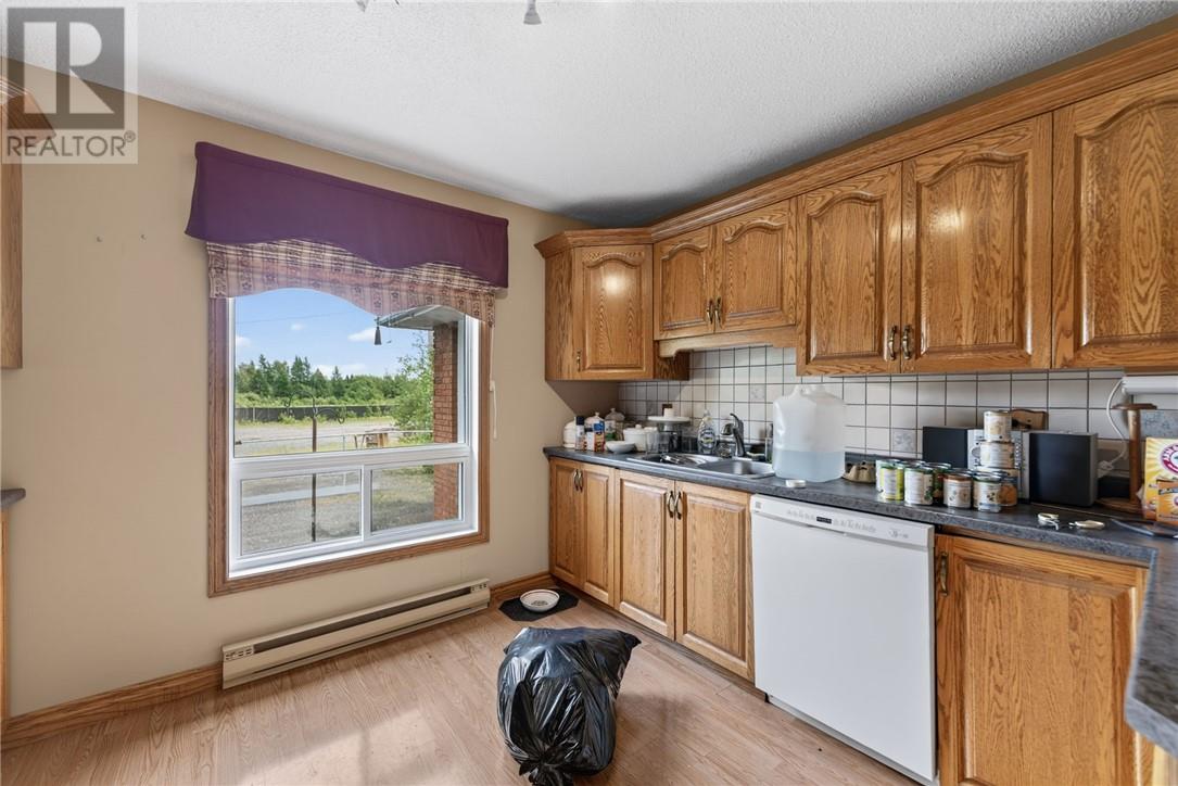 265 Bodson Drive E - 11