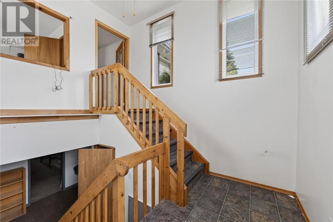 265 Bodson Drive E - 33
