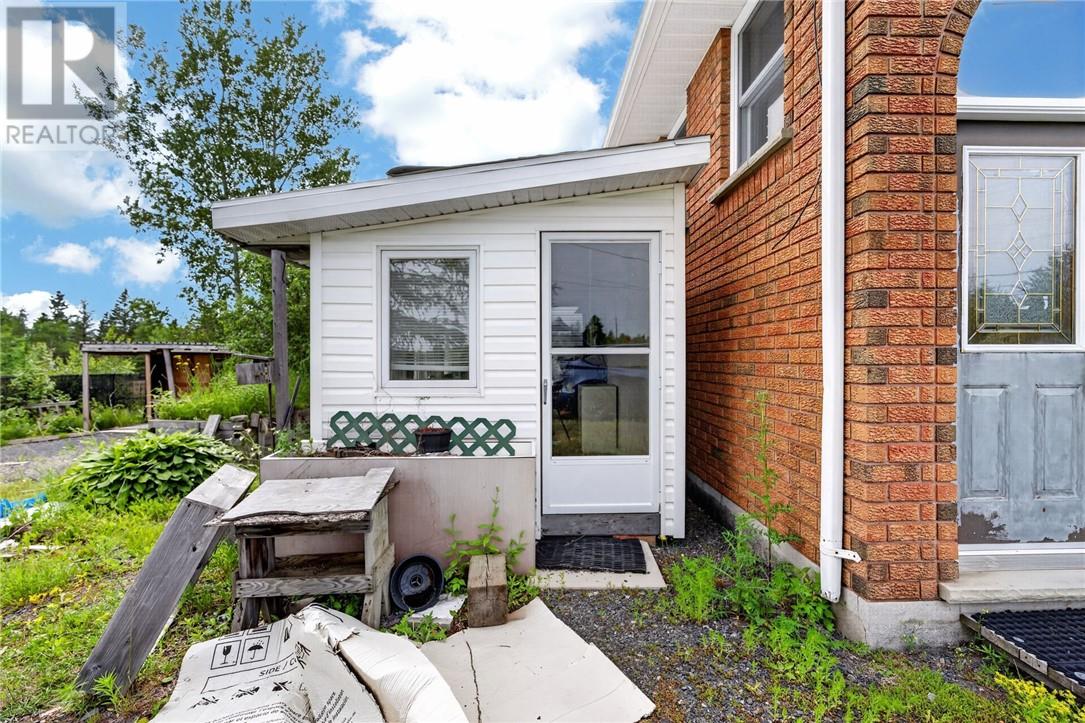 265 Bodson Drive E - 48