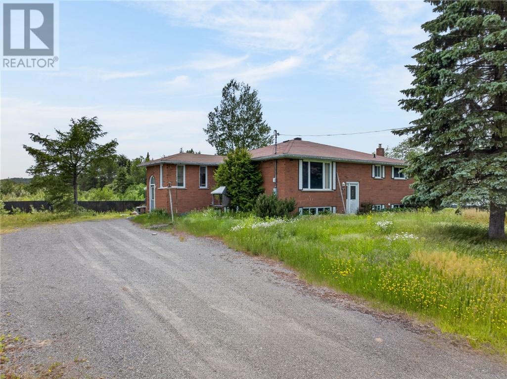 265 Bodson Drive E - 7