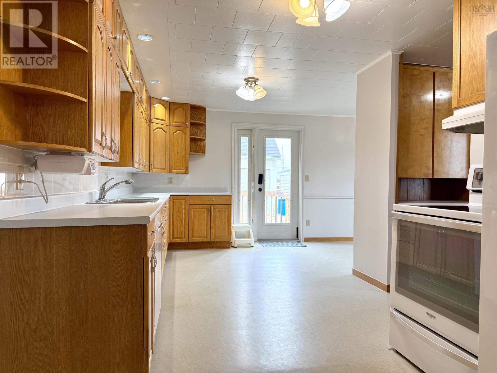 8 Standish Street - 16