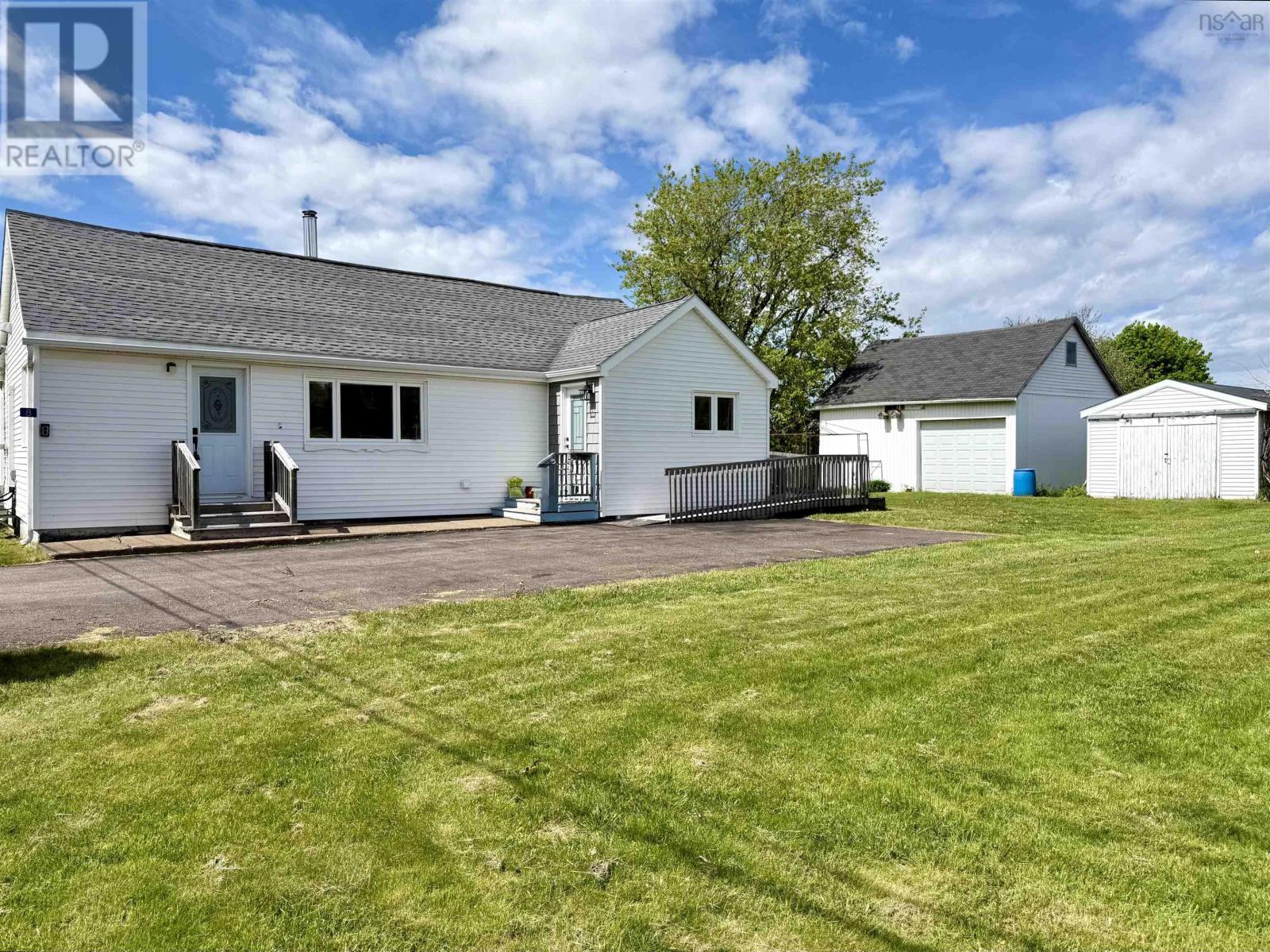 8 Standish Street - 1