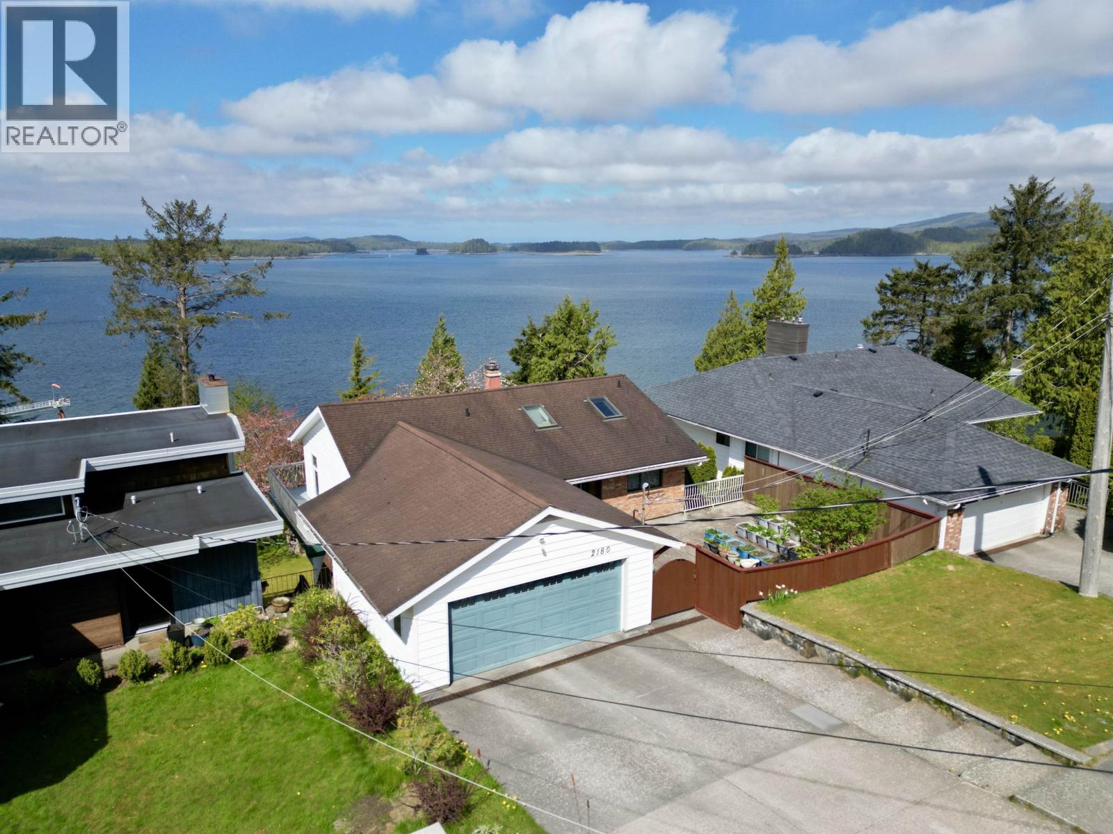 2201 GRAHAM AVENUE - 40