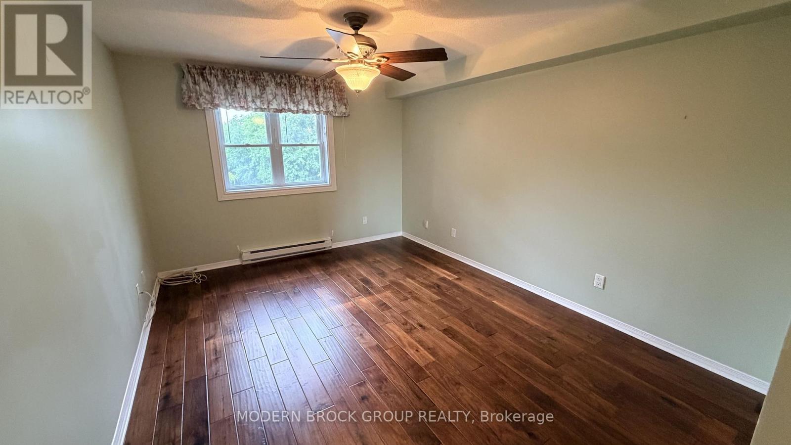 #405 21 LISTON AVENUE - 12