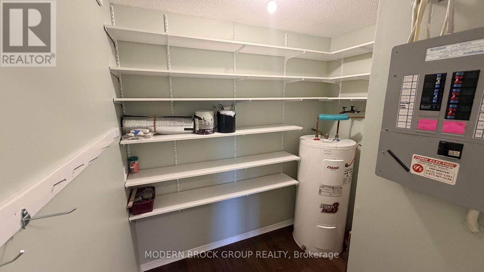 #405 21 LISTON AVENUE - 18