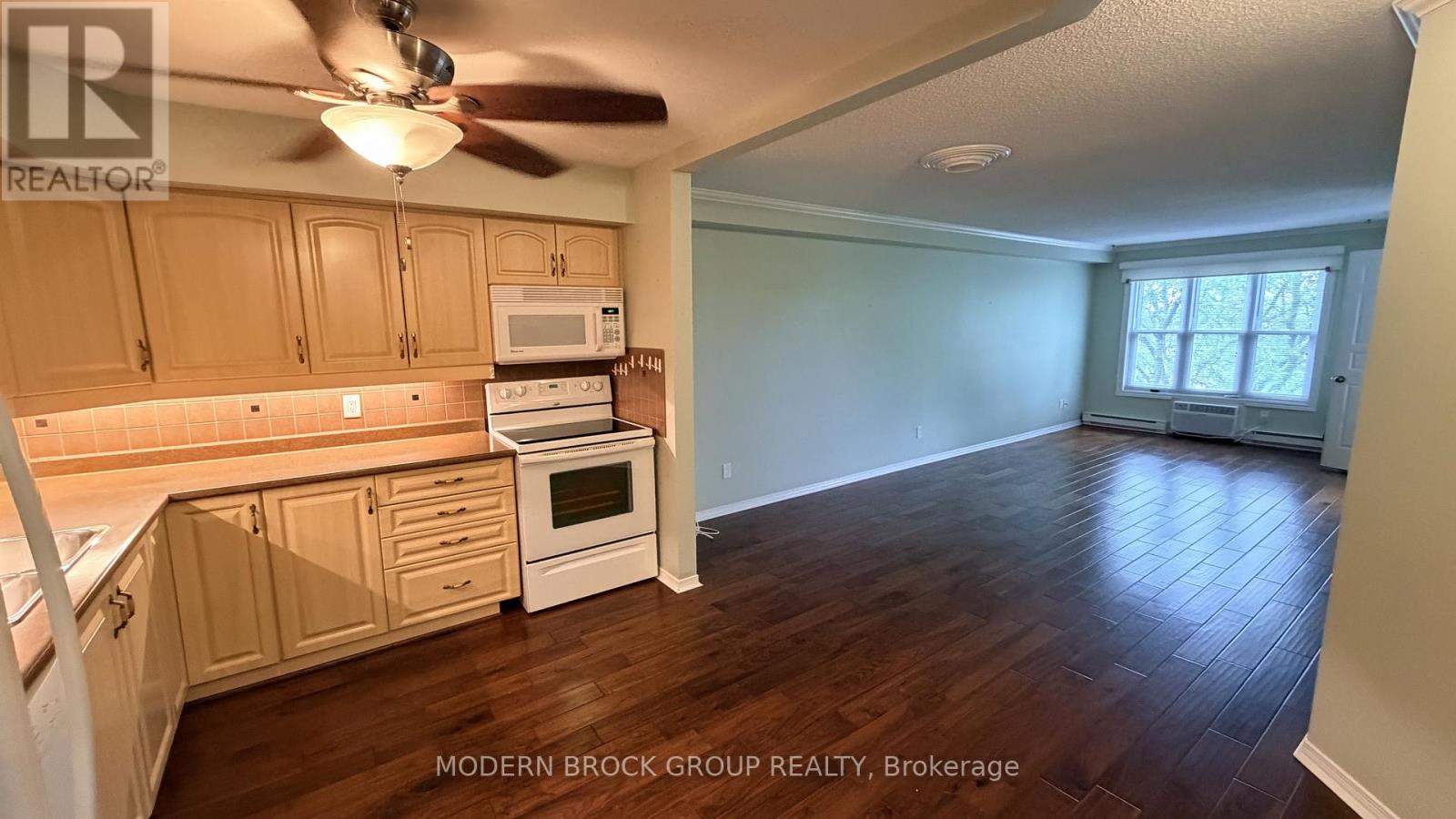 #405 21 LISTON AVENUE - 4