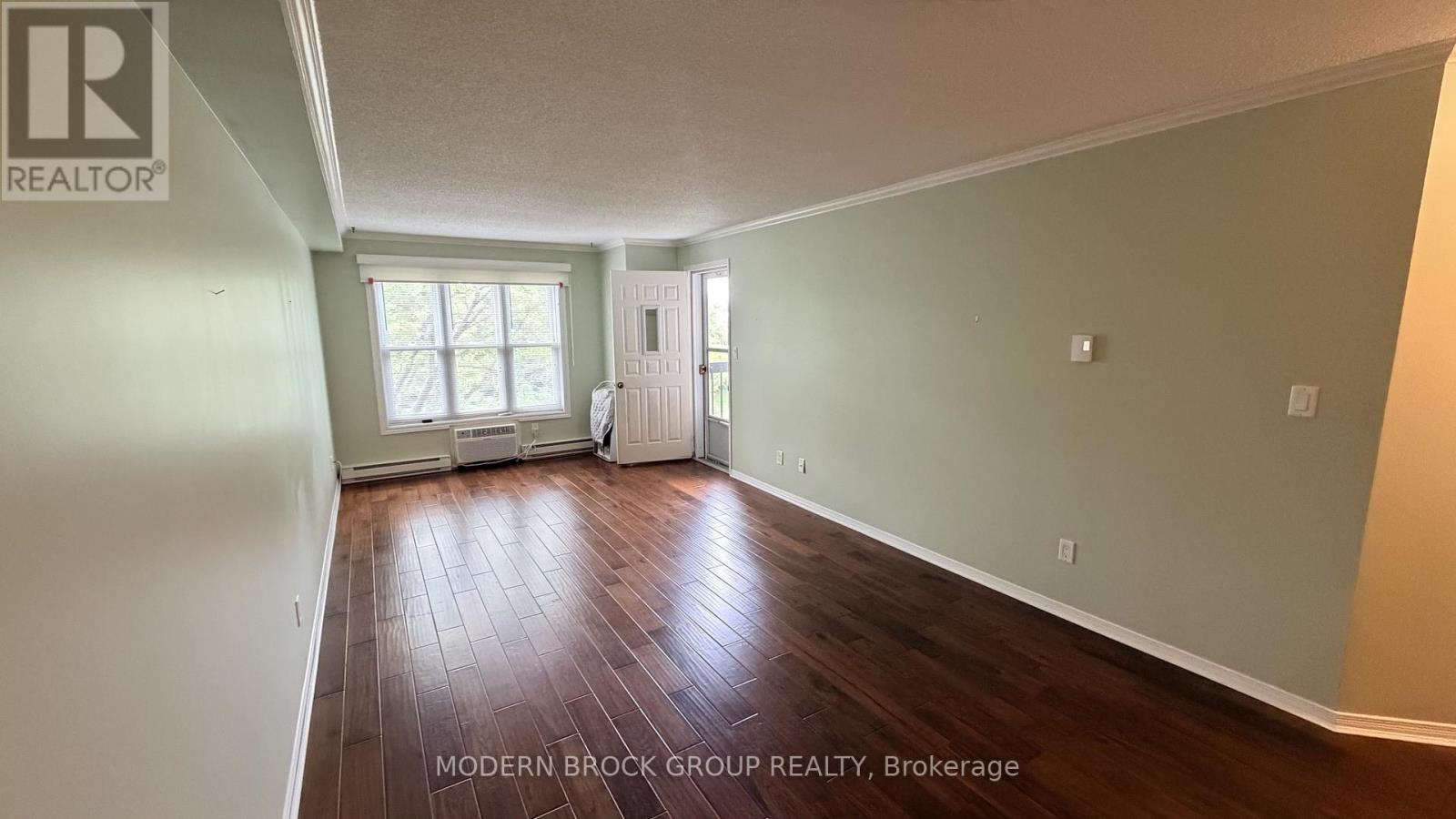#405 21 LISTON AVENUE - 9