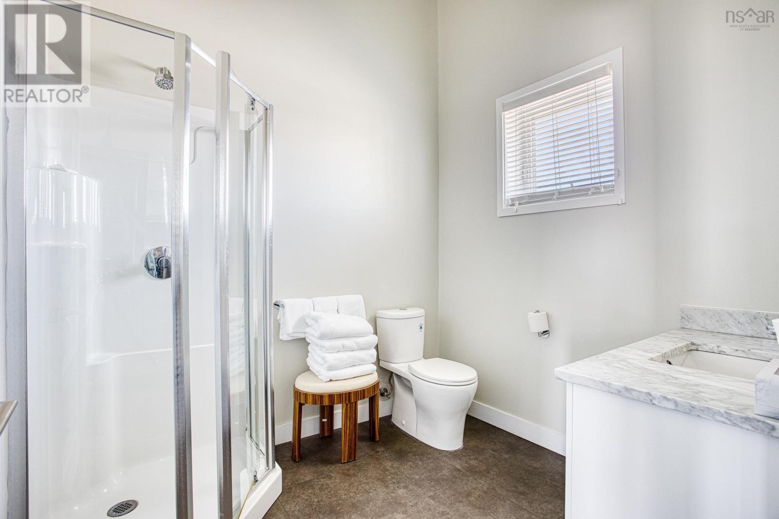 #108 5662 Roberts Street - 43