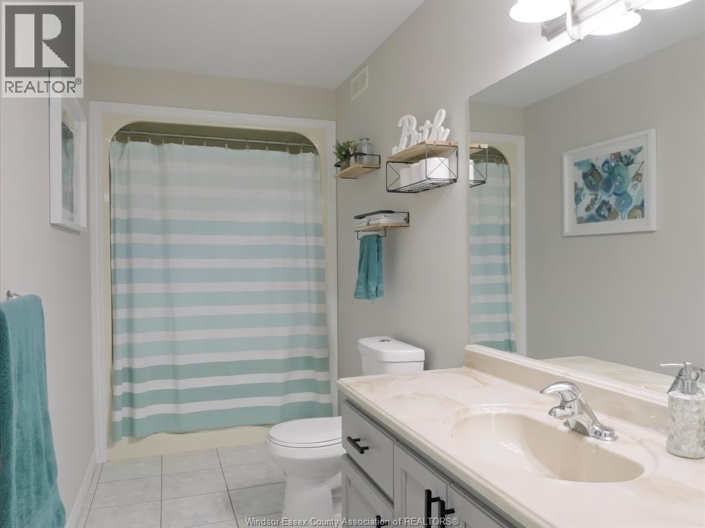 46 Brush CRESCENT - 24