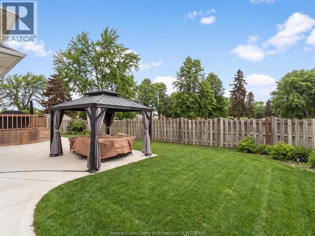 46 Brush CRESCENT - 44