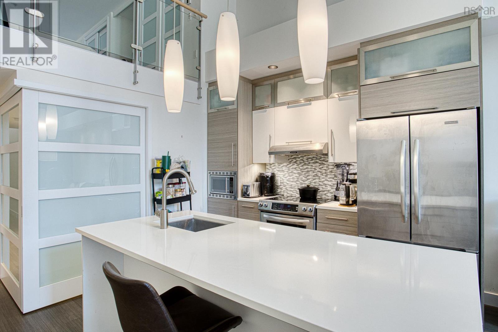 #108 5662 Roberts Street - 3