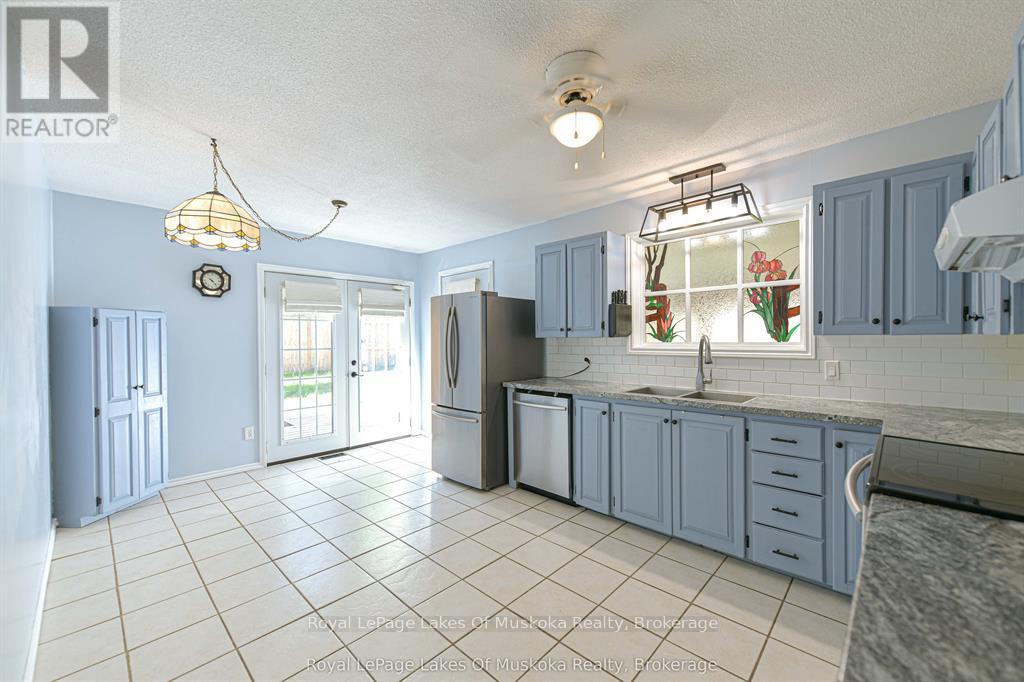 115 DOUGLAS STREET - 33