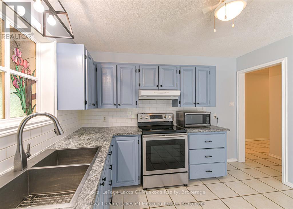 115 DOUGLAS STREET - 36