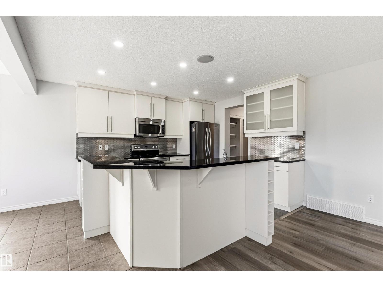 3214 22a AV NW - 13
