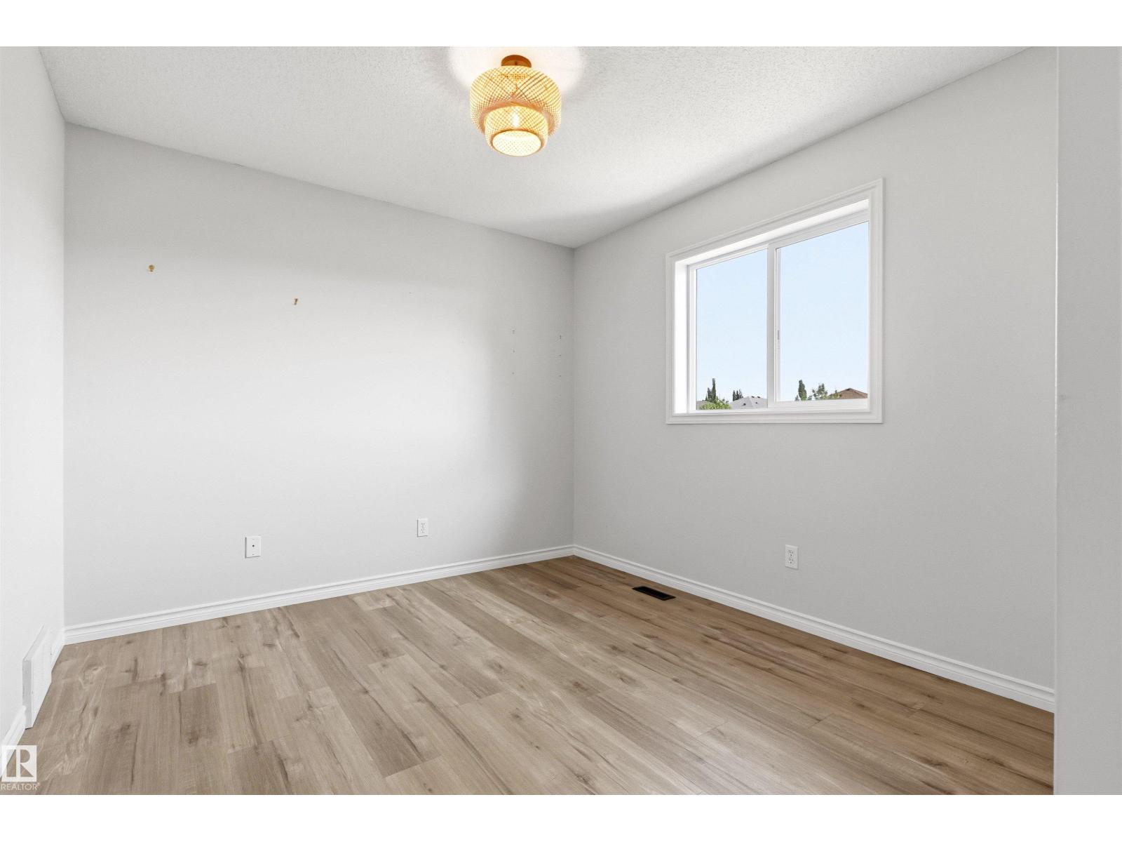 3214 22a AV NW - 37