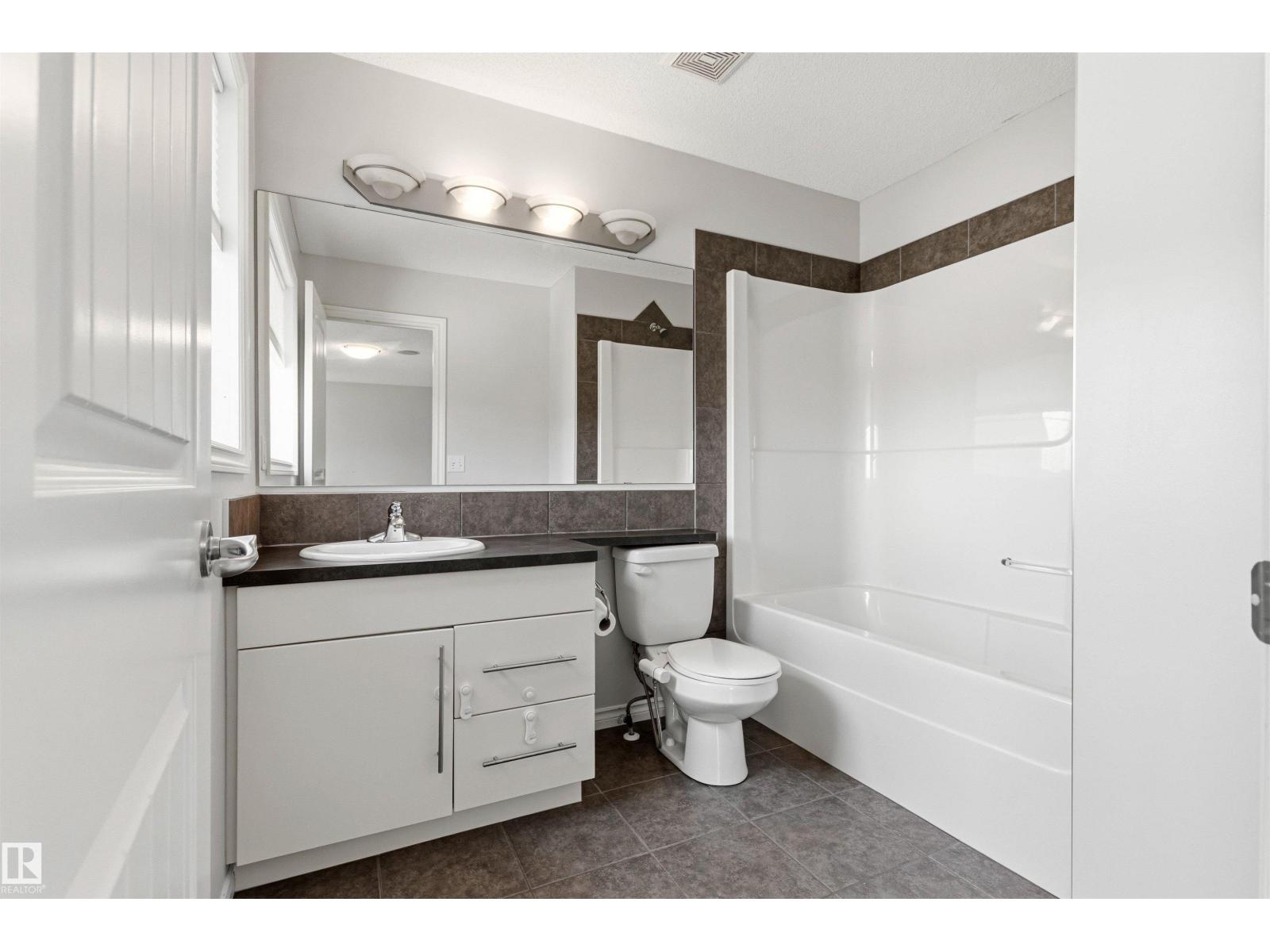3214 22a AV NW - 44