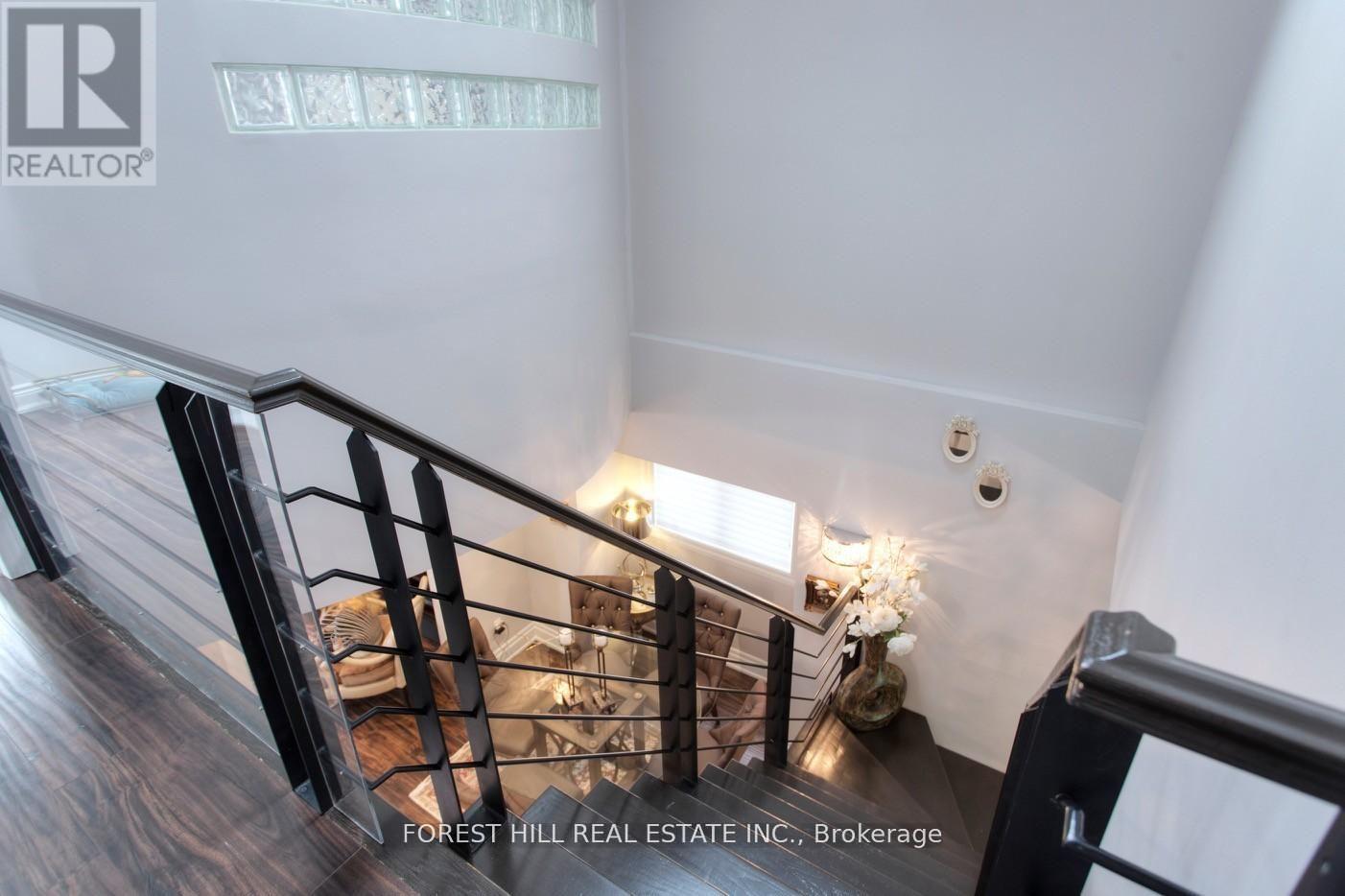 136 HOLLYWOOD AVENUE - 26