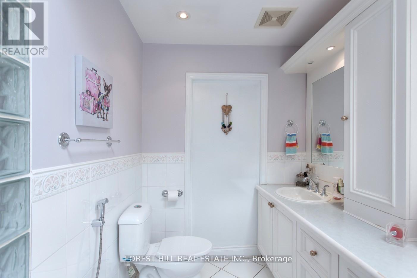 136 HOLLYWOOD AVENUE - 27