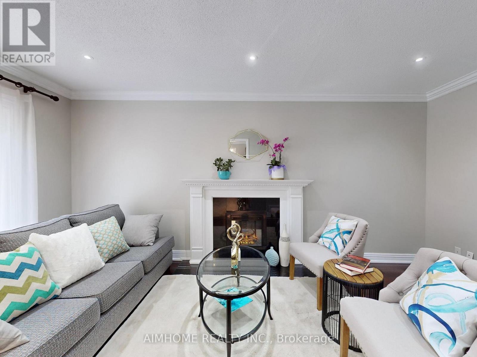 36 LIEBECK CRESCENT - 16