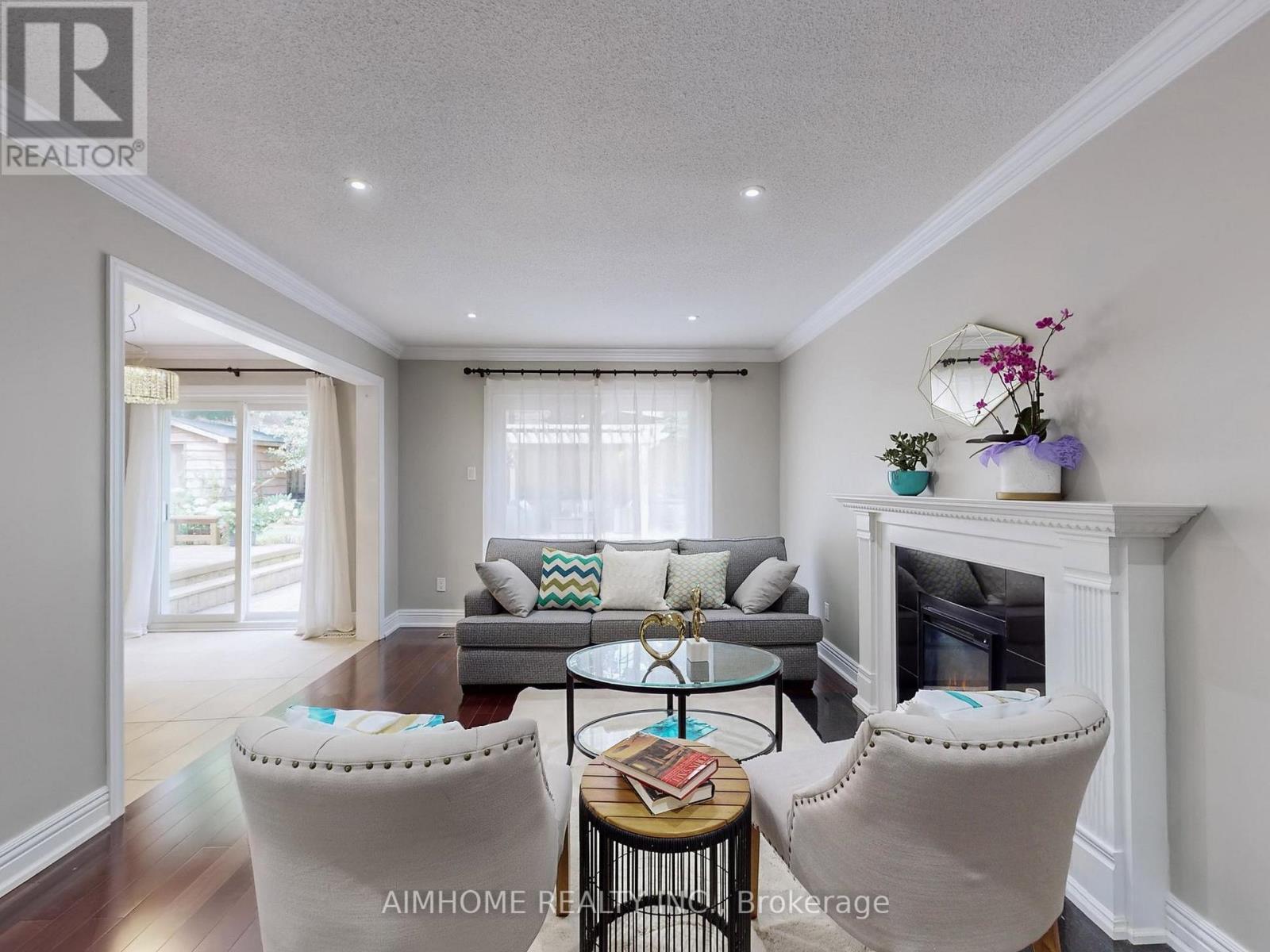 36 LIEBECK CRESCENT - 17