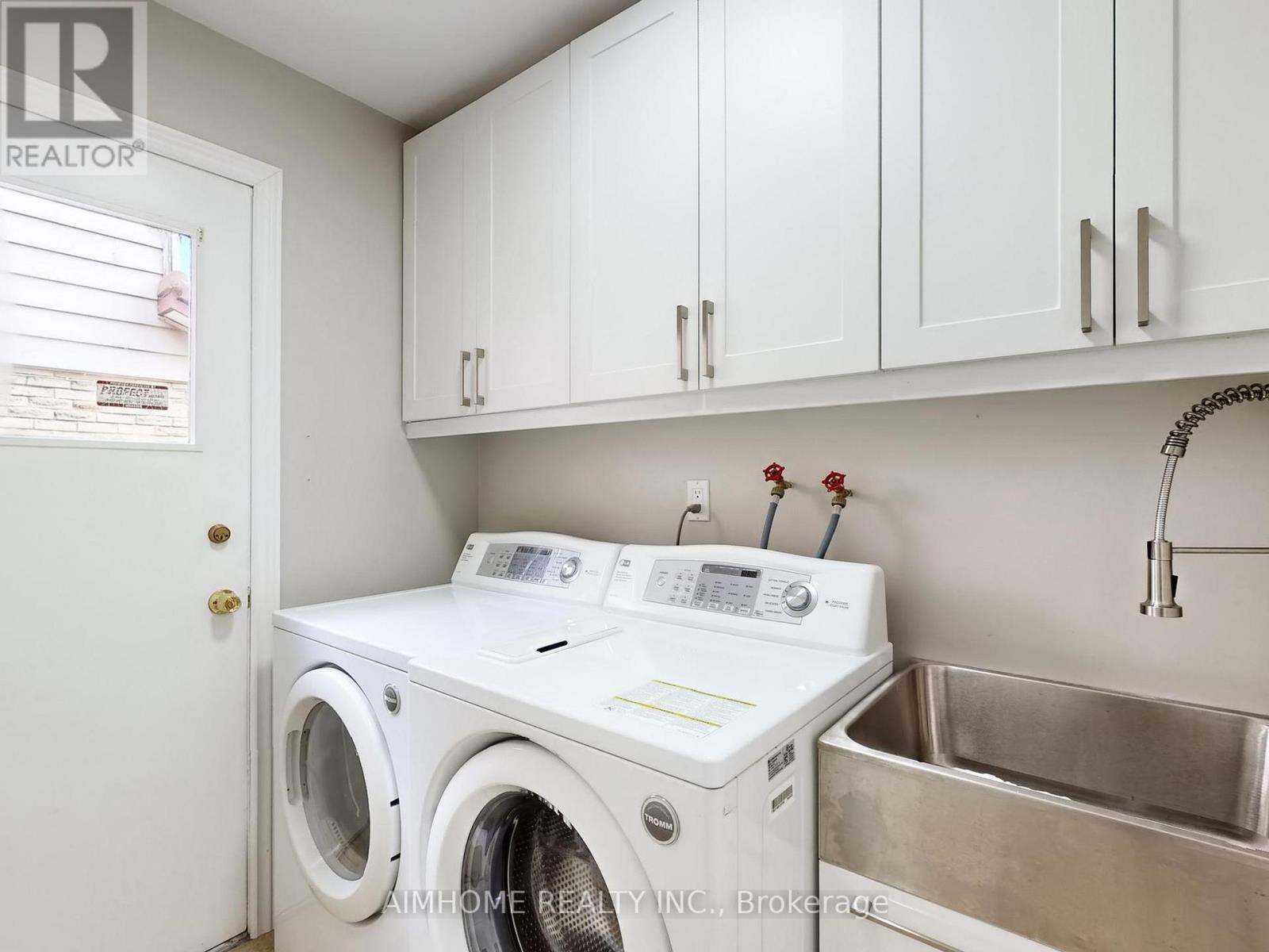36 LIEBECK CRESCENT - 18
