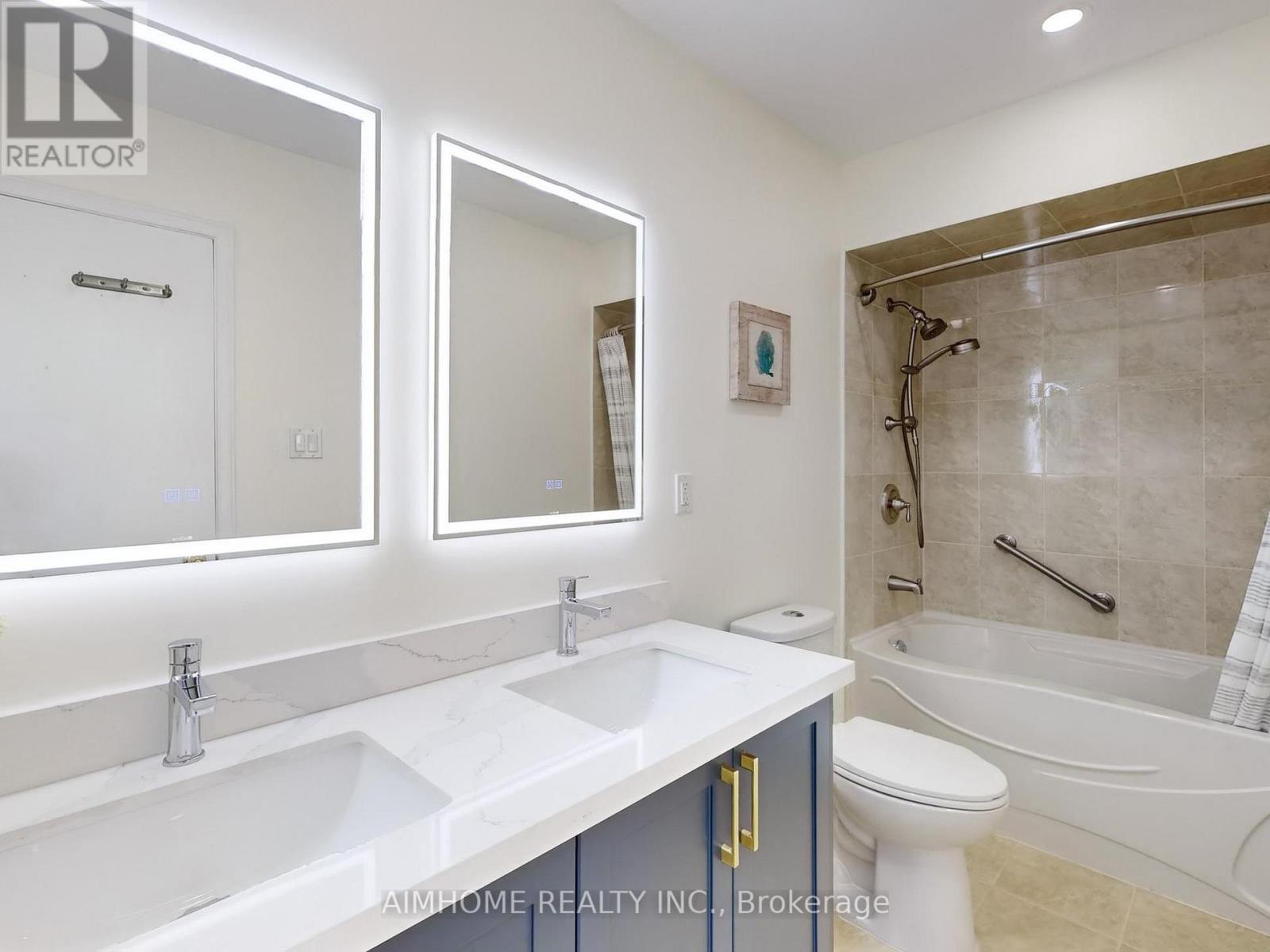 36 LIEBECK CRESCENT - 25