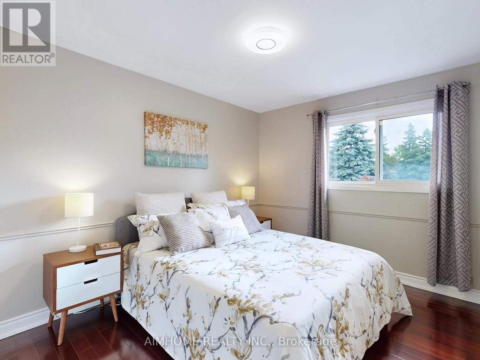 36 LIEBECK CRESCENT - 31