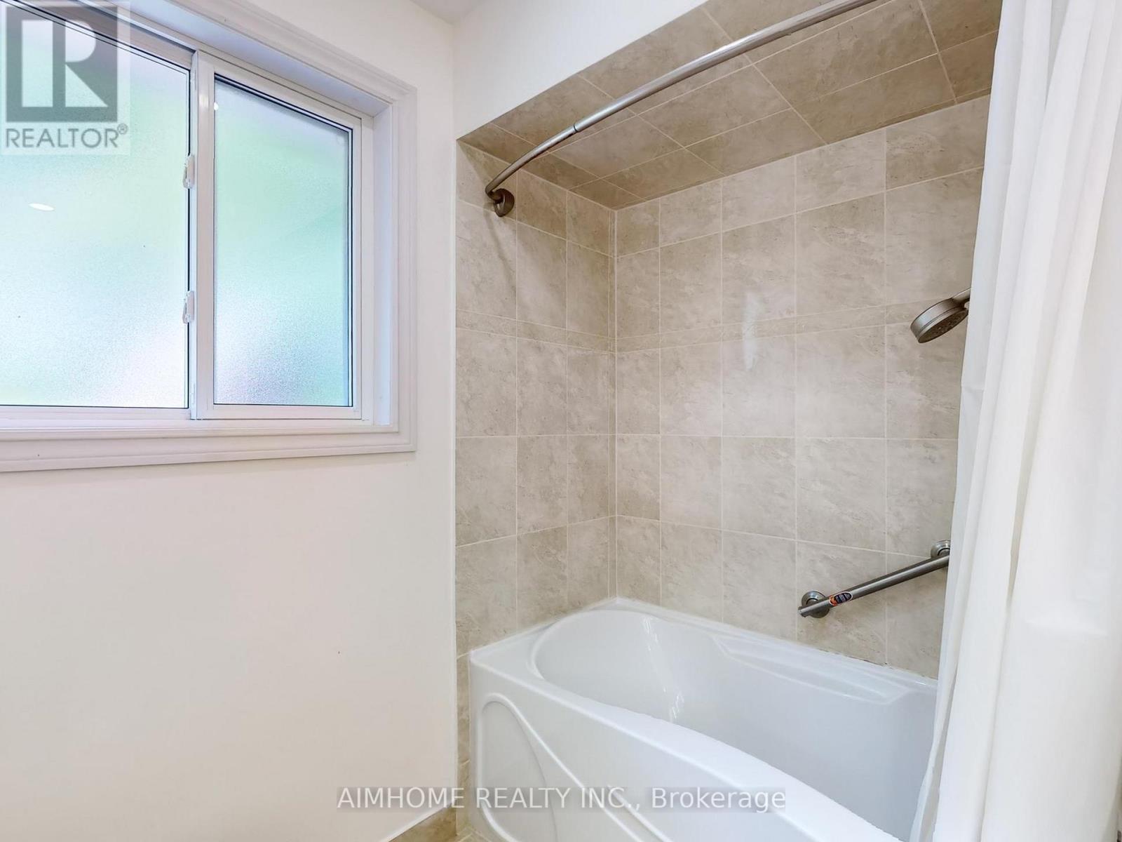 36 LIEBECK CRESCENT - 35