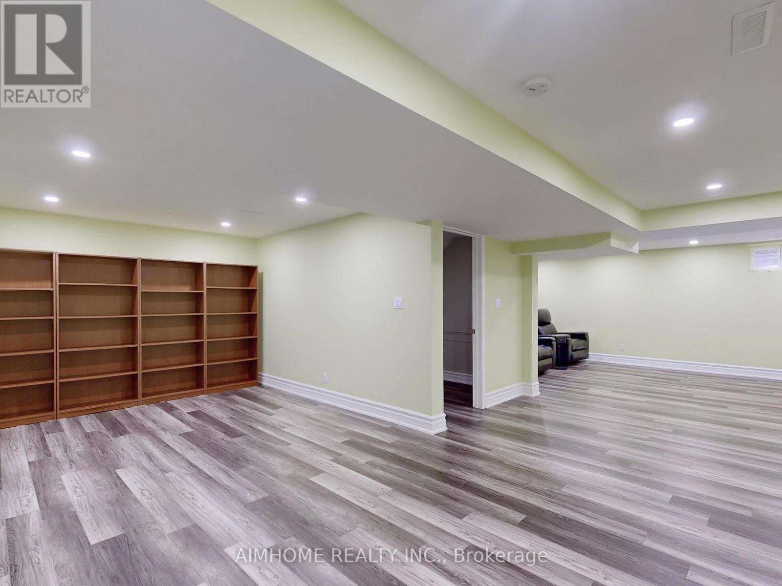 36 LIEBECK CRESCENT - 37