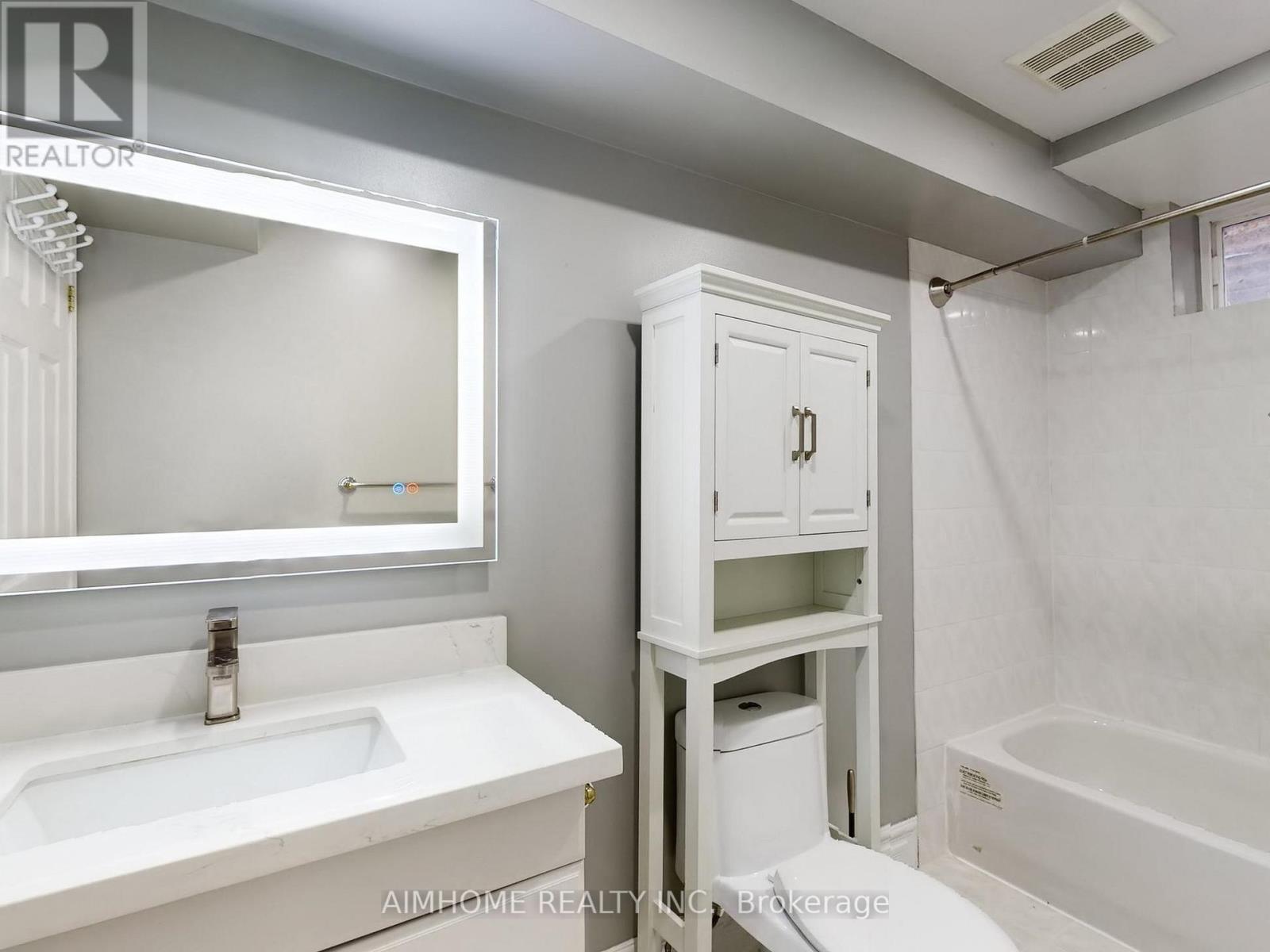 36 LIEBECK CRESCENT - 41