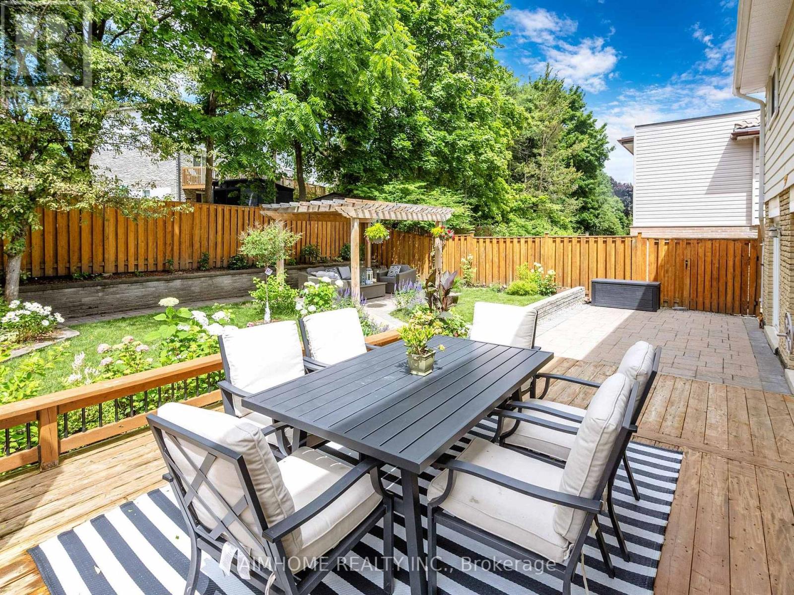 36 LIEBECK CRESCENT - 44