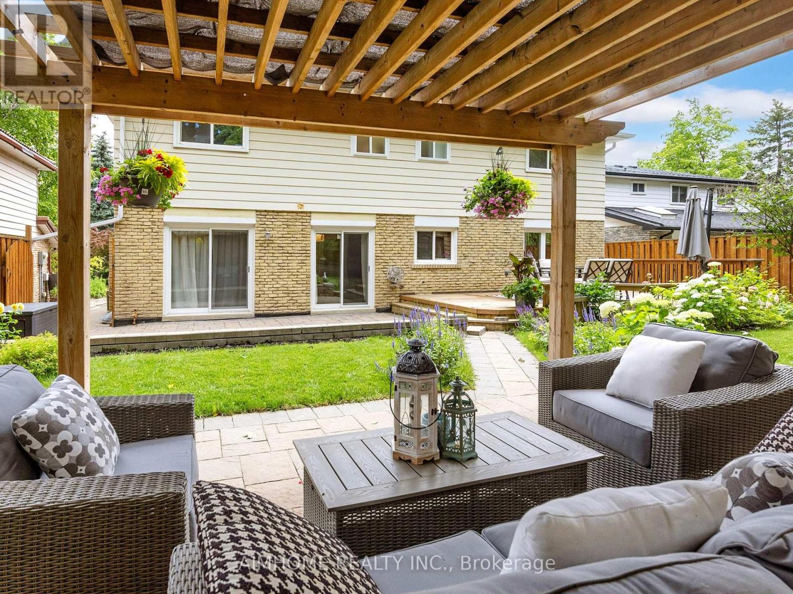 36 LIEBECK CRESCENT - 45