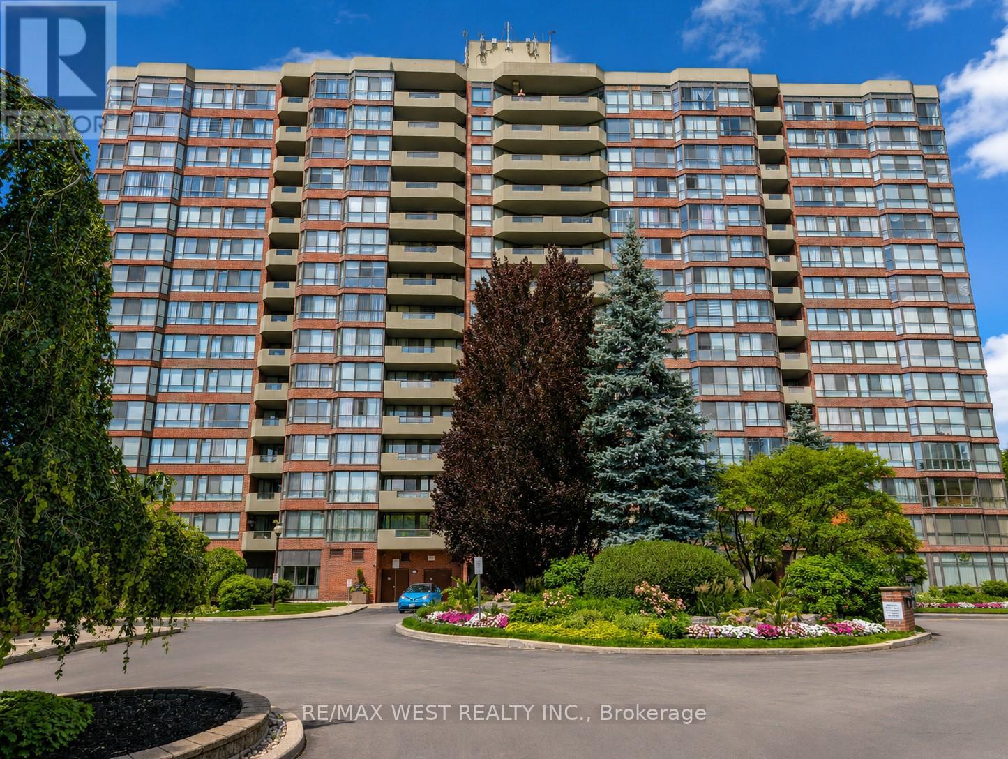 Photo of 502 - 100 OBSERVATORY LANE SE