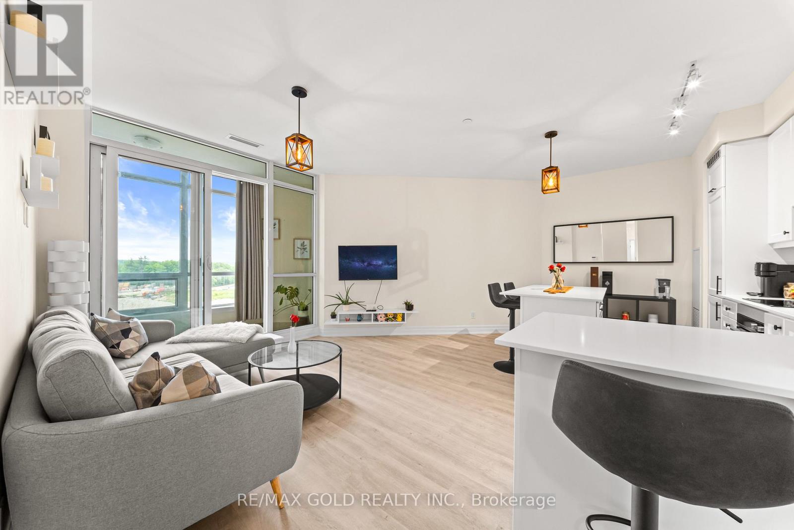 #618 9075 JANE STREET - 14