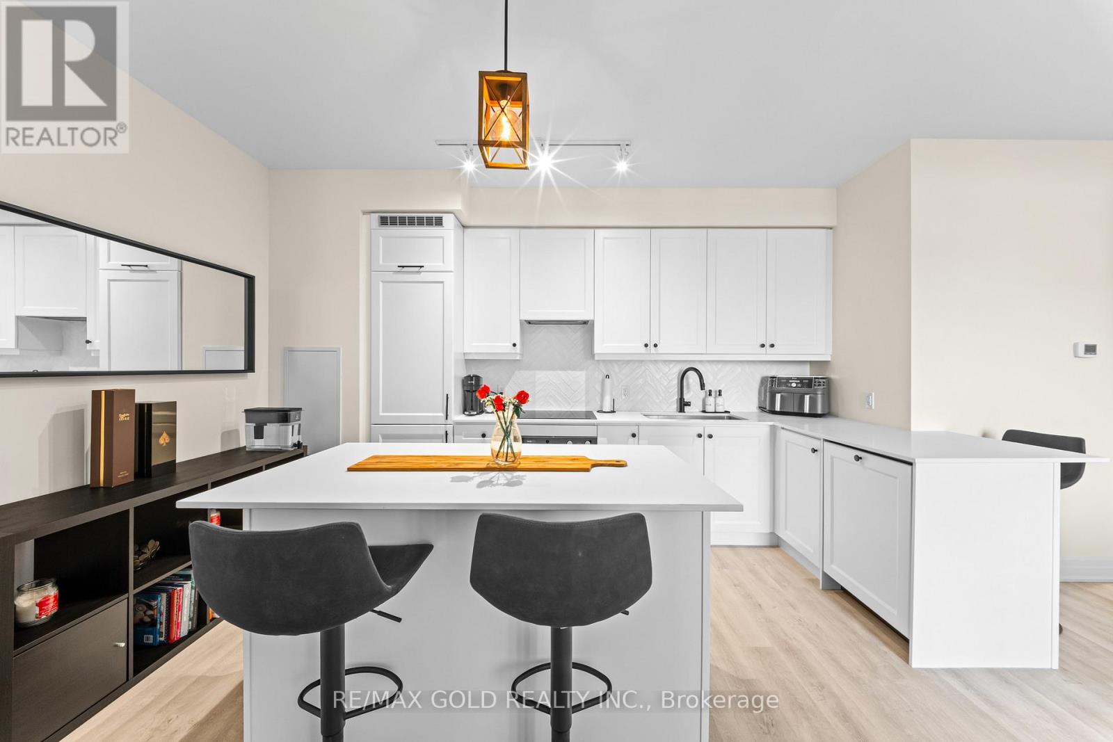 #618 9075 JANE STREET - 16