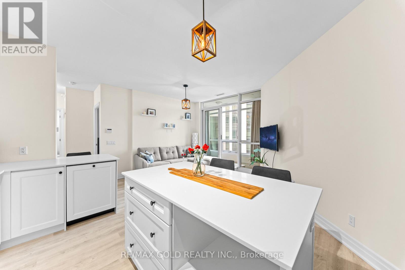 #618 9075 JANE STREET - 19