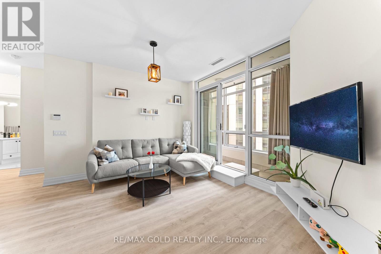 #618 9075 JANE STREET - 21