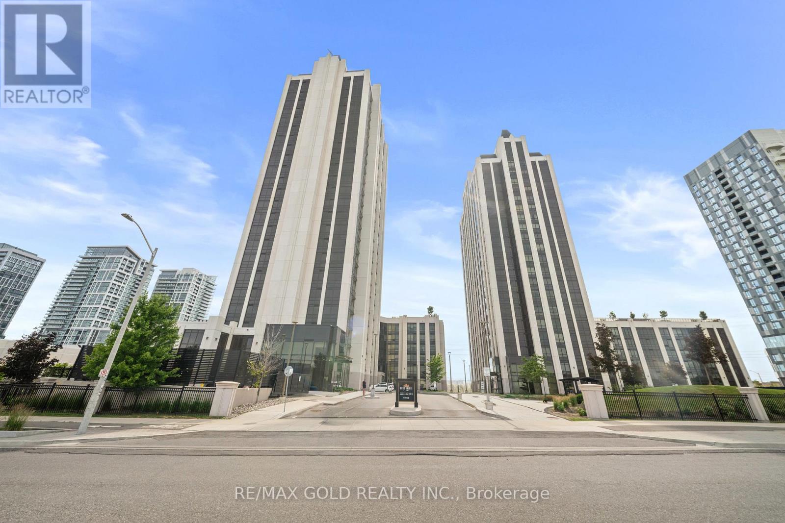 #618 9075 JANE STREET - 3