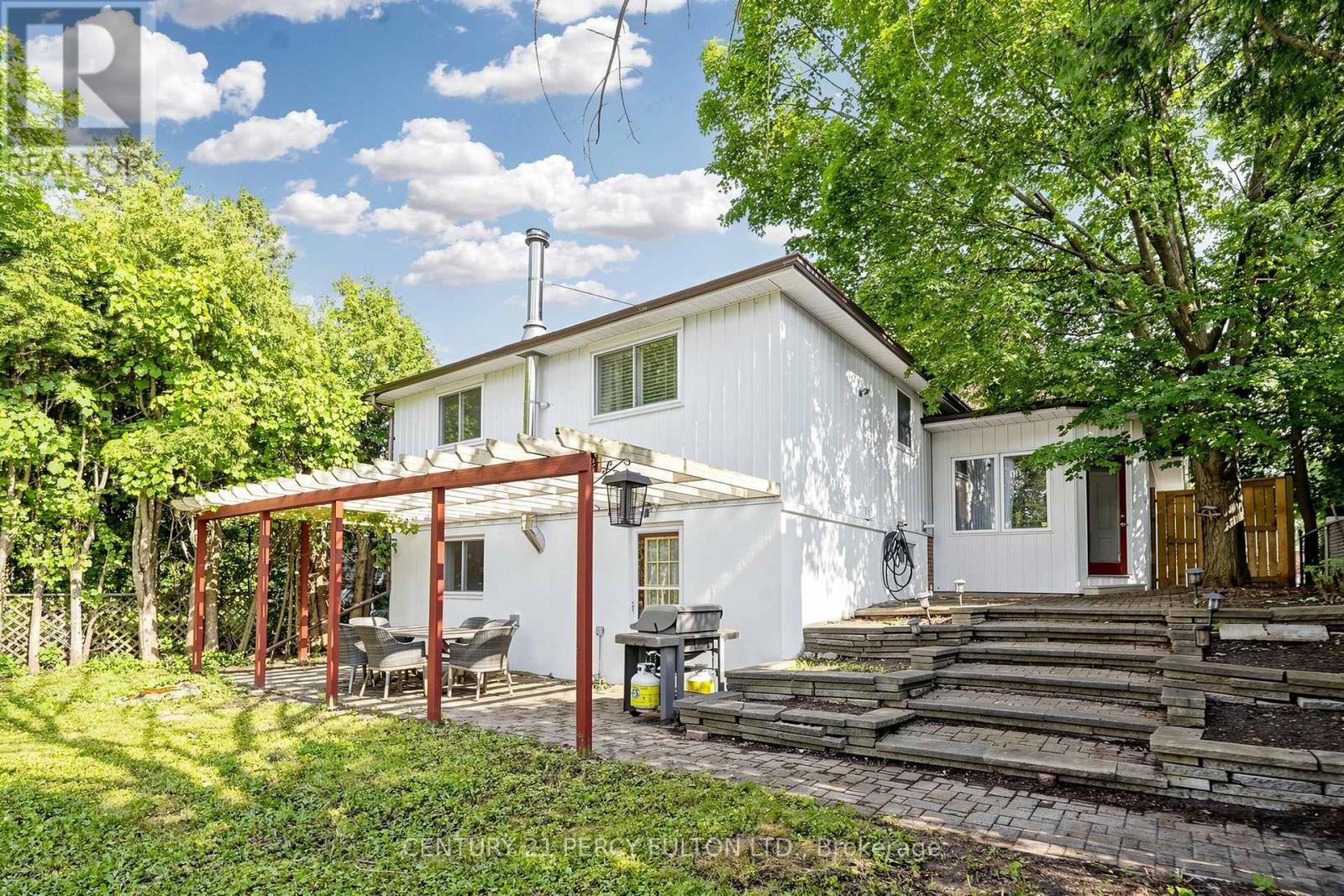 10 DEVINS DRIVE - 43