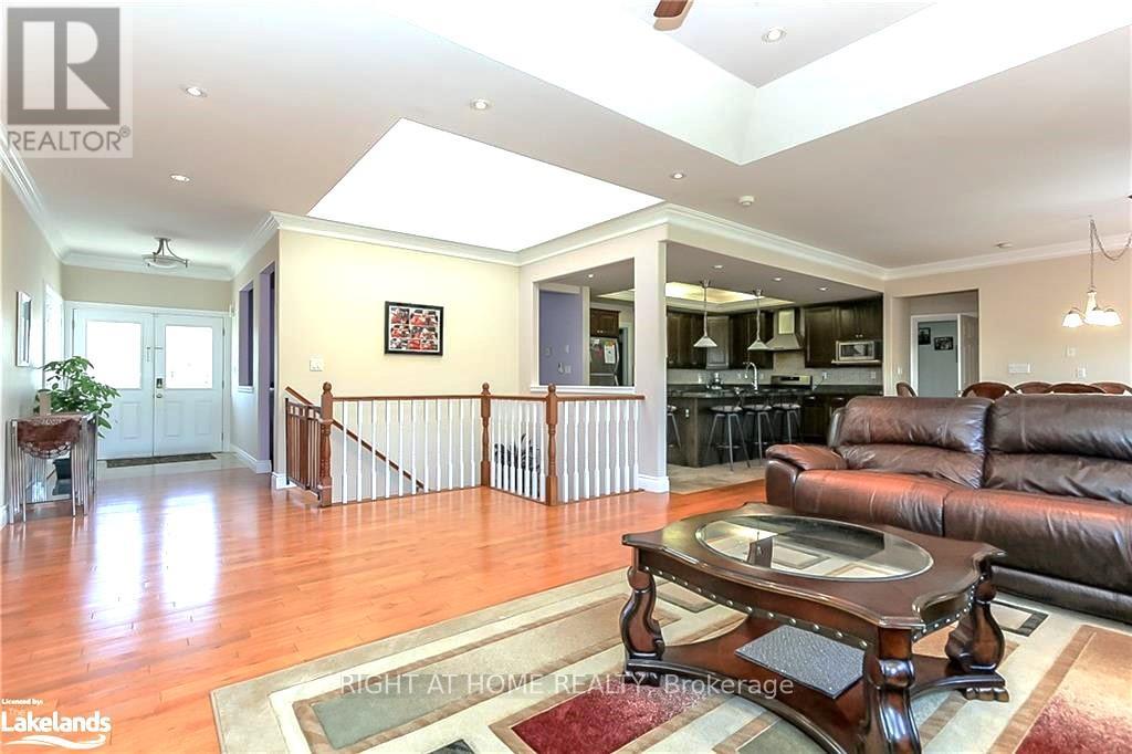 16 WASAGA SANDS DRIVE - 11