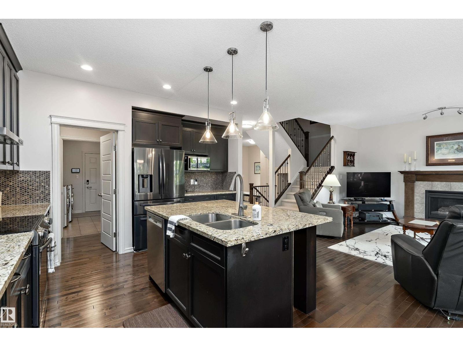 1097 ARMITAGE CR SW — photo 15
