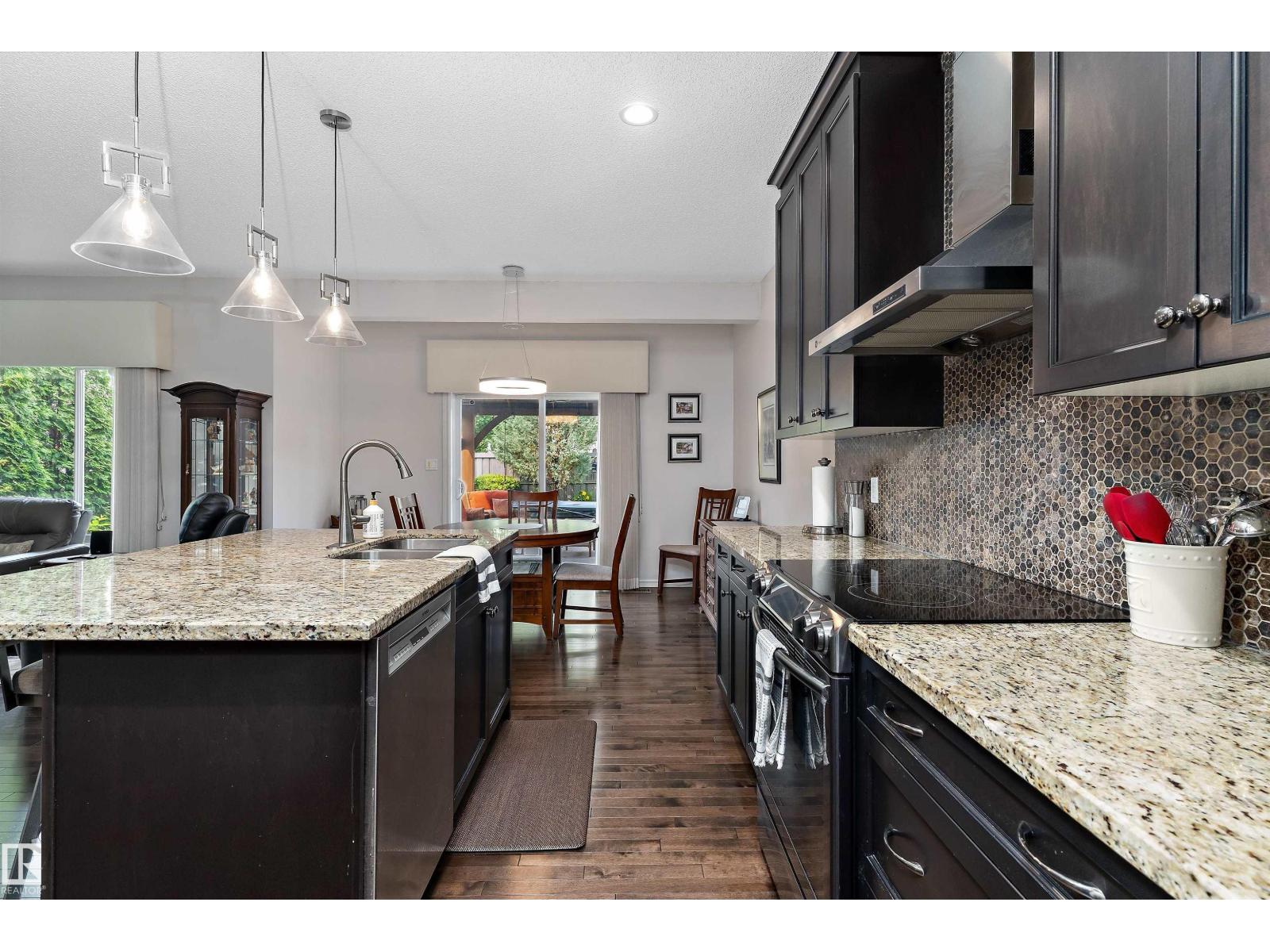 1097 ARMITAGE CR SW — photo 16