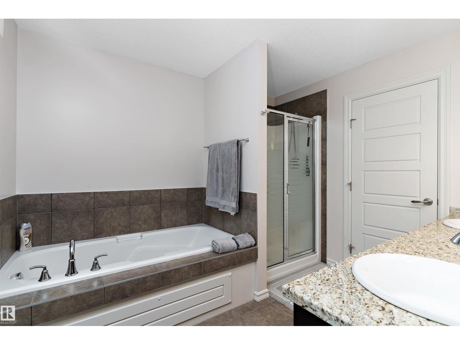 1097 ARMITAGE CR SW — photo 38