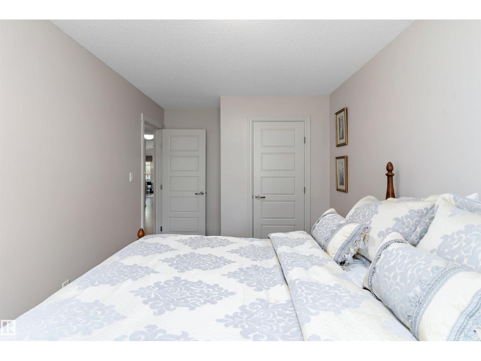1097 ARMITAGE CR SW — photo 41