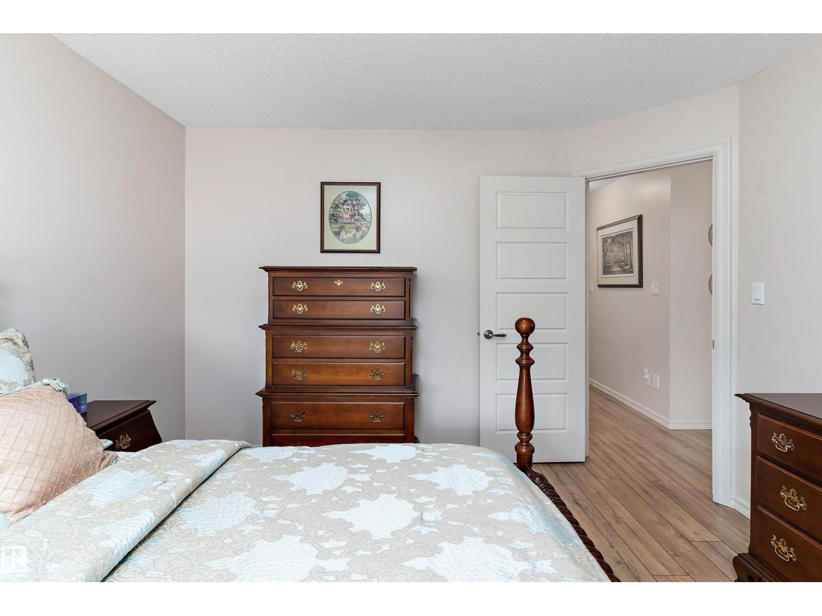 1097 ARMITAGE CR SW — photo 42