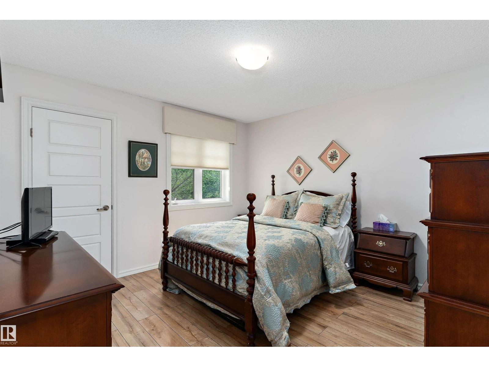 1097 ARMITAGE CR SW — photo 43