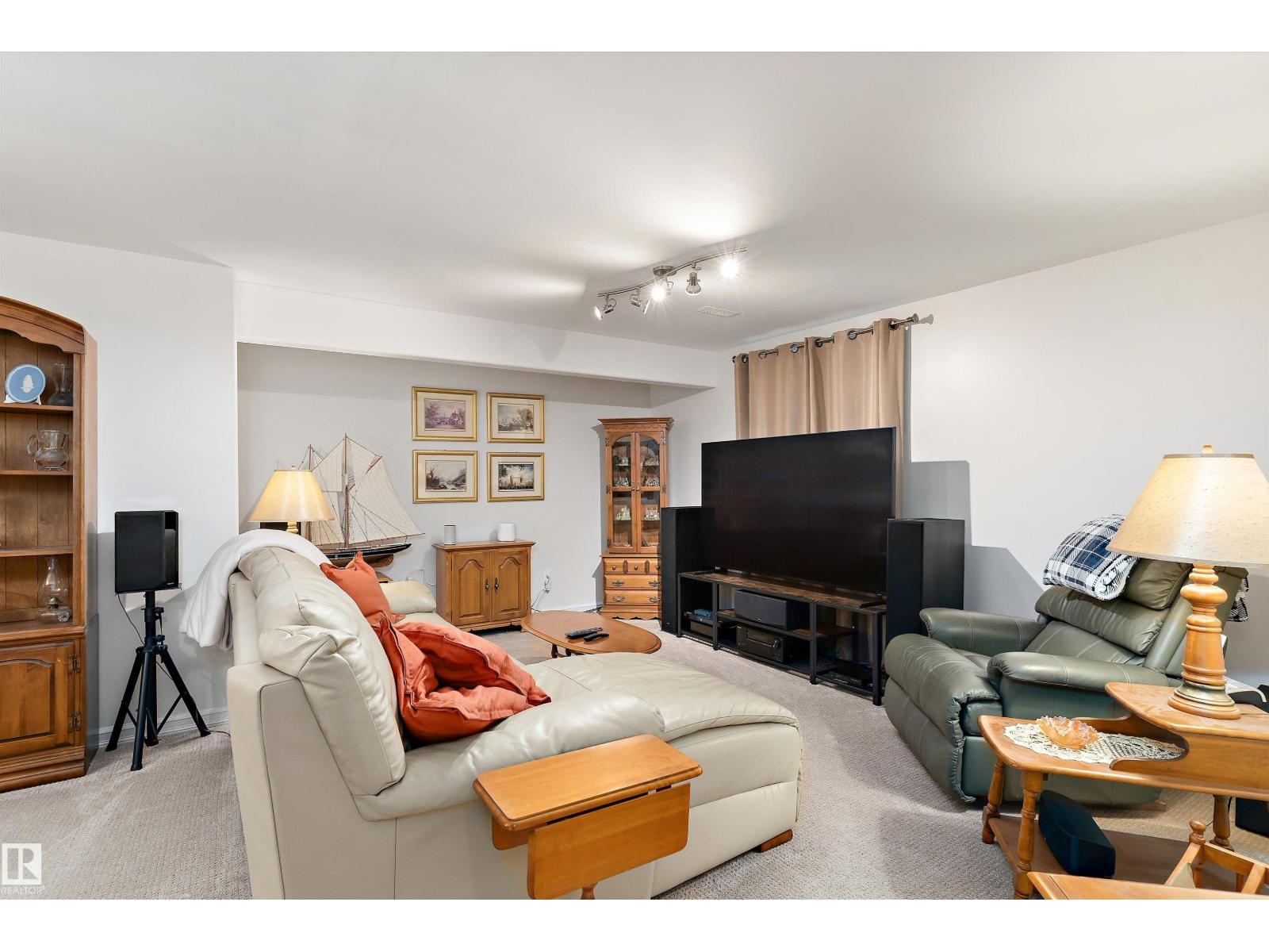 1097 ARMITAGE CR SW — photo 52