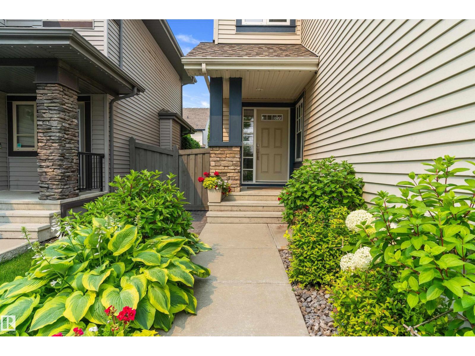1097 ARMITAGE CR SW — photo 8